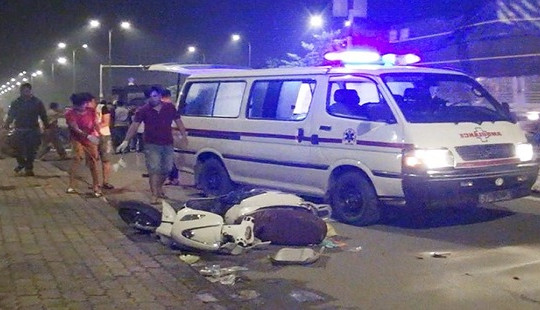 TP.HCM: Người đàn ông tử vong bên chiếc xe máy trên quốc lộ 1A
