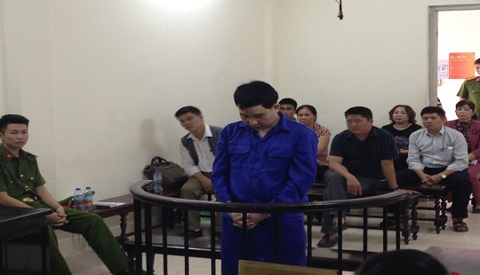 Lừa đảo chiếm đoạt tài sản, bác sỹ “rởm” lĩnh 18  năm tù