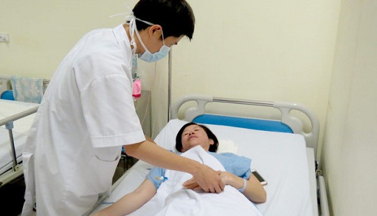 Bỗng dưng mờ mắt, phát hiện u hốc mắt nguy hiểm