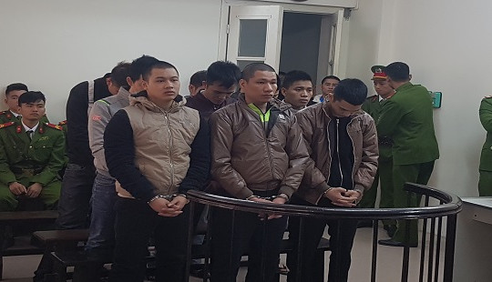 Hà Nội: Đi thu tiền chơi họ, 17 nam thanh niên vướng vòng lao lý