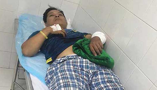 Mâu thuẫn khi cẩu xe ở BOT Cai Lậy, 1 tài xế bị chém ở Cần Thơ