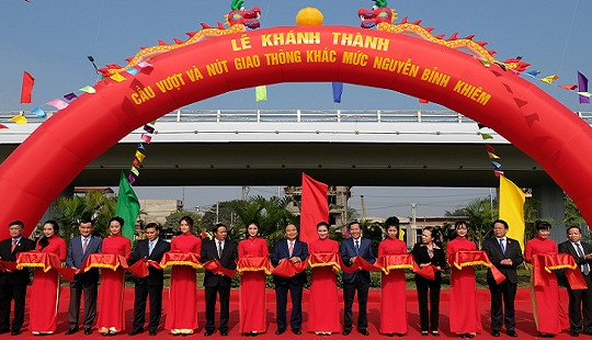 Khánh thành Nhà máy LG Display Việt Nam và cầu vượt vào cảng Hải Phòng