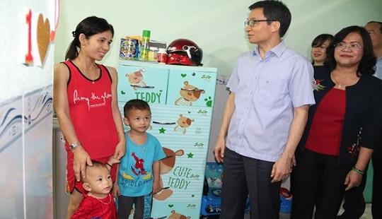 Phó Thủ tướng Vũ Đức Đam thăm quan các trường Mầm non tư thục ở Đồng Nai