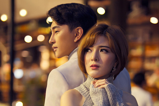 Hoàng Kỳ Nam tình tứ với Lilly Luta trước lễ Noel