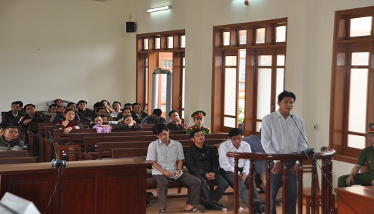 TAND tỉnh Quảng Ngãi mở lại phiên toà vụ 'Cố ý làm trái' trong đền bù thủy điện Đăkrinh