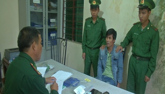 Bắt 2 đối tượng vận chuyển ma túy từ Lào về Việt Nam tiêu thụ