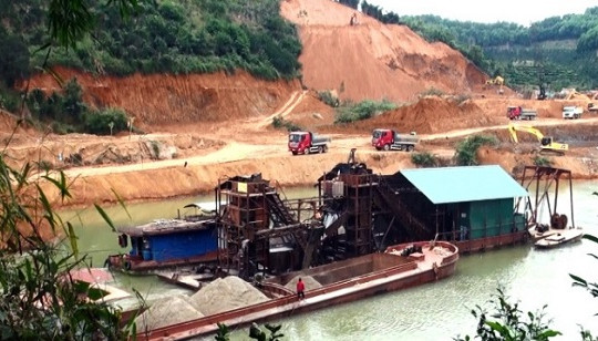 Tuyên Quang: Lợi dụng nạo vét lòng sông để khai thác khoáng sản trái phép?