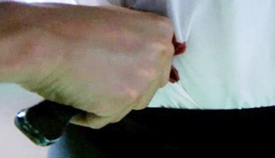 Đâm người vào can ngăn em trai đánh nhau với bạn học