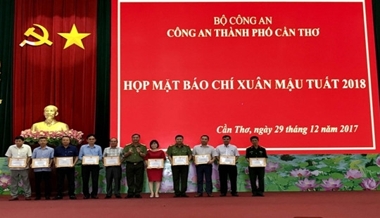 Công an TP.Cần Thơ họp mặt báo chí xuân Mậu Tuất 2018