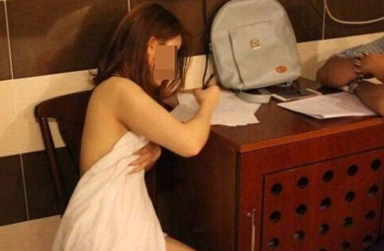 Vào nhà nghỉ với gái bán dâm, U60 bị "vét sạch" tài sản