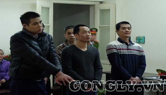 Hỗn chiến từ cái nhìn thấy...“ngứa mắt”