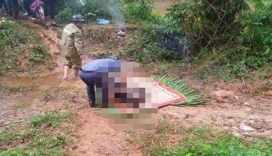 Nam thanh niên tử vong bên bờ suối, nghi vấn do tai nạn giao thông