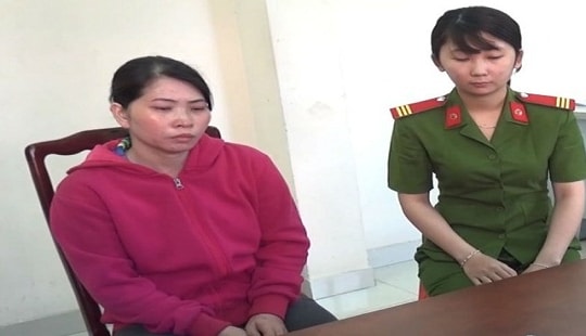 Công an thực nghiệm hiện trường vụ vợ giết chồng phân xác ở Bình Dương