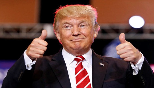 Tổng thống Trump mở tiệc, bán vé kỷ niệm 1 năm nhậm chức