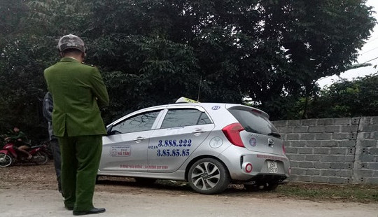 Hòa Bình: Truy bắt hai đối tượng khống chế tài xế taxi cướp tài sản