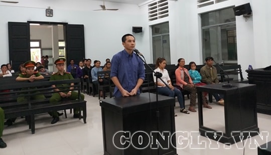 Bắn chết tình địch vì vợ không chịu về nhà