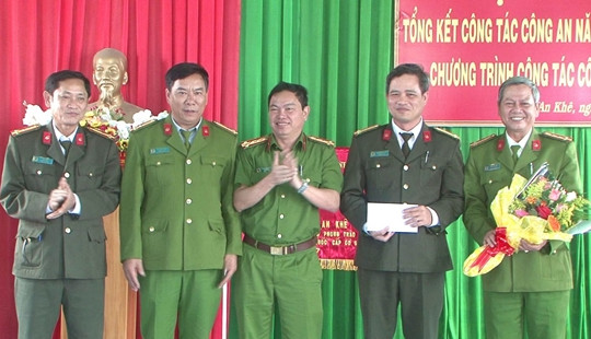 Thưởng nóng đơn vị phá án nhanh vụ giết người và cướp tài sản