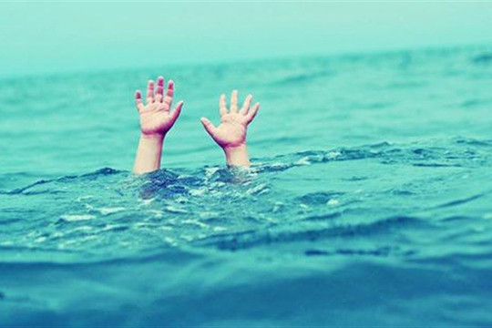 Phát hiện thi thể người đàn ông lõa thể trên sông Lam