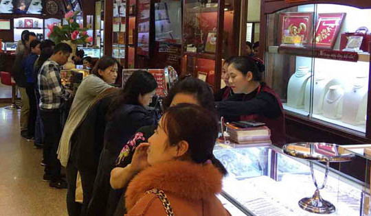 Giá vàng trong nước tiếp tục duy trì ngưỡng 37 triệu đồng/lượng