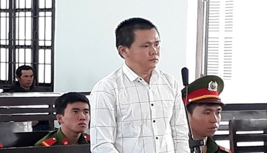 Giết vợ rồi cứa cổ, nhảy lầu tự sát bất thành