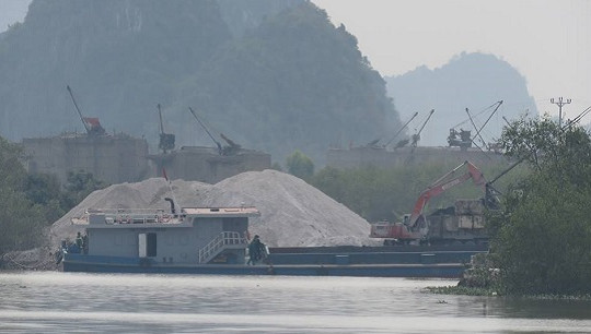 Quảng Ninh: PCT phường từ chối làm việc với phóng viên về vấn đề cảng, bến bãi không phép