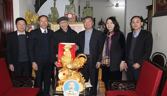Phó Chánh án TANDTC Nguyễn Trí Tuệ chúc Tết nguyên lãnh đạo TANDTC