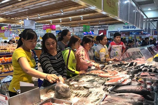 Xuyên đêm mua sắm Tết