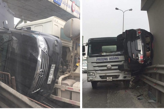 Hải Dương: Fortuner lộn nhào trên dải phân cách sau khi va chạm với xe bồn
