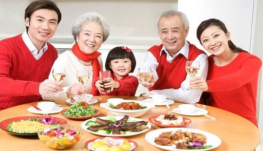 Bí quyết cân bằng dinh dưỡng ngày Tết cho cả gia đình