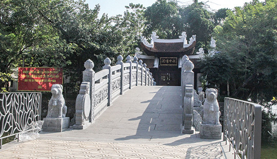 Đền Cẩu Nhi và tục thờ chó đá