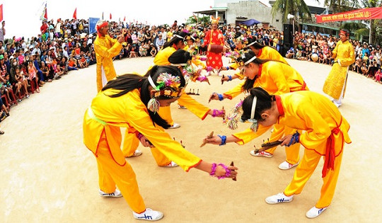 Hàng nghìn ngư dân dự lễ "mở cửa biển" đầu xuân