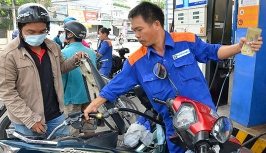 Giá xăng giảm 400 đồng/lít từ 15h ngày 21/2