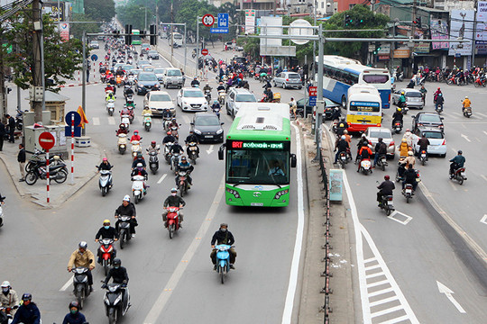 Hà Nội đề xuất cho phép các phương tiện sử dụng làn BRT