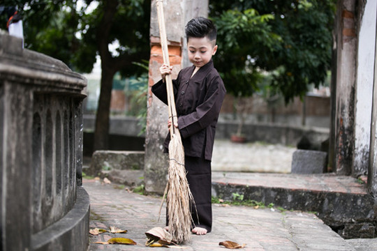 Dân mạng nể phục “thần thái” của bé trai 6 tuổi trong bộ ảnh “Vãn cảnh đầu năm”