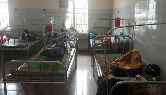 Đắk Nông: 30 học sinh nhập viện sau bữa cơm tối