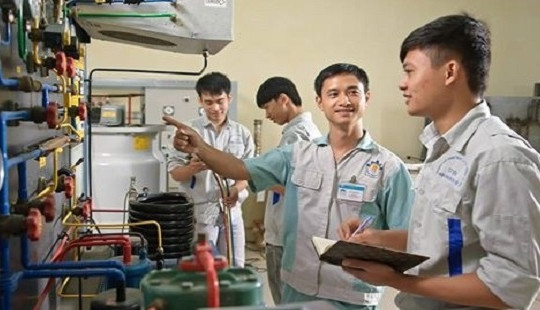 Nên miễn giảm thuế cho doanh nghiệp có đóng góp và tham gia đào tạo