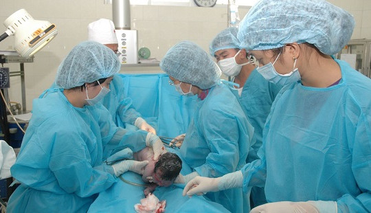 Bộ Y tế khuyến cáo tự sinh con tại nhà gây nguy hiểm cho cả mẹ và con