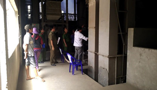 Rơi thang máy tại lò sấy lúa, nữ công nhân tử vong
