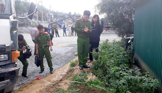 Xe tải tự trôi tại mỏ đá khiến 3 người thương vong