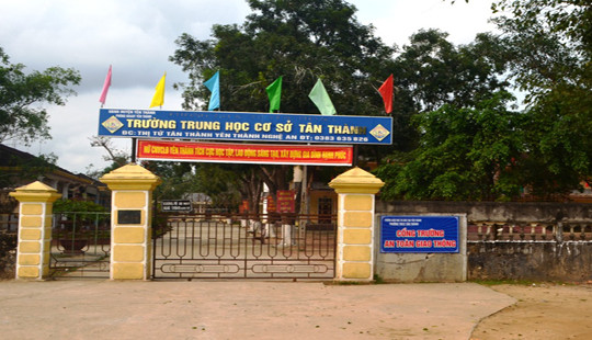 Thầy giáo bị đánh chảy máu mũi khi mời phụ huynh lên làm việc