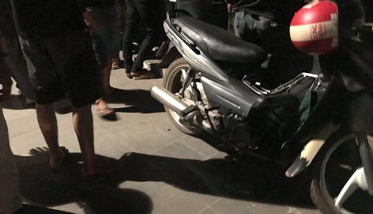 Bỏ lại xe trên cầu, người phụ nữ gieo mình xuống sông Hương tự tử