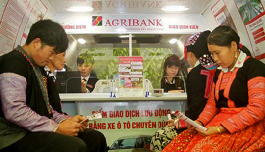 Agribank “cõng vốn” cho đồng bào xóa nghèo