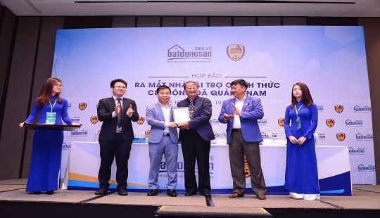 Batdongsan.com.vn tài trợ cho đương kim vô địch V-League CLB Quảng Nam