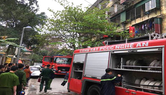 Nghệ An: Cháy ở tầng 5 khu chung cư, nhiều người hoảng loạn bỏ chạy