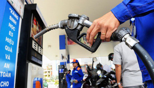 Tiếp tục giữ ổn định các mặt hàng xăng dầu