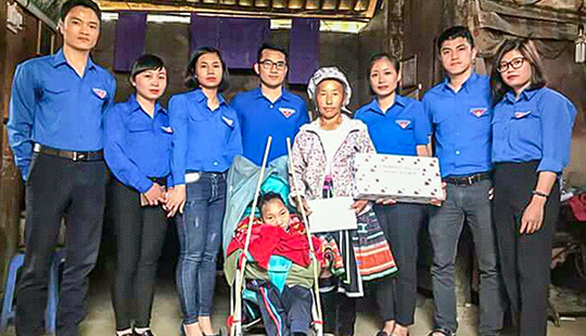 Chi đoàn TAND tỉnh Lai Châu thực hiện chương trình tình nguyện trong Tháng thanh niên năm 2018