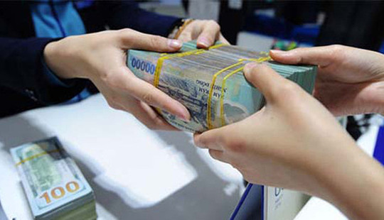 Không muốn mất tiền, người gửi tiền nên đến tận nơi thực hiện giao dịch