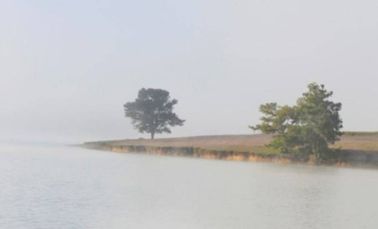 Thi thể nam thanh niên đeo balo đá nổi trên hồ Suối Vàng Đà Lạt