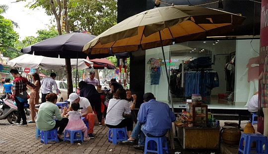 Hà Nội: Tình trạng lấn chiếm vỉa hè ở Thanh Xuân Bắc sau gần 1 tháng thực hiện Mệnh lệnh 02