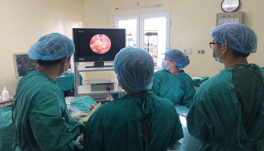 Người đàn ông phát hiện khối u não sau cơn đau đầu kéo dài